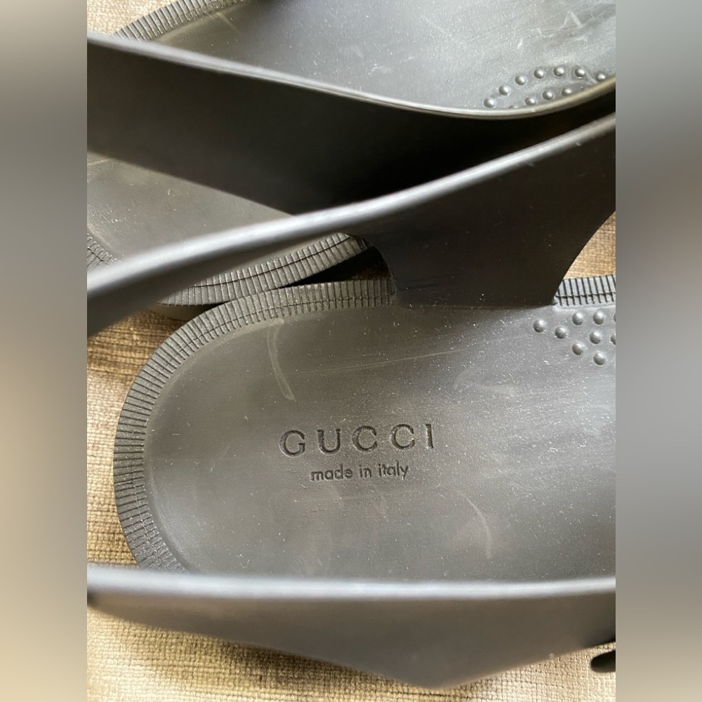 ✨BRAND NEW ✨💯% AUTHENTIC GUCCI RUBBER SANDALS - Picture 4 of 9